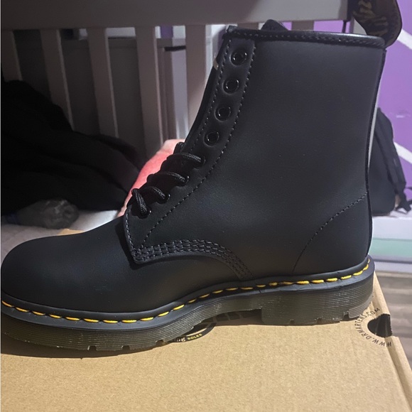 Size 9 in women main image 4